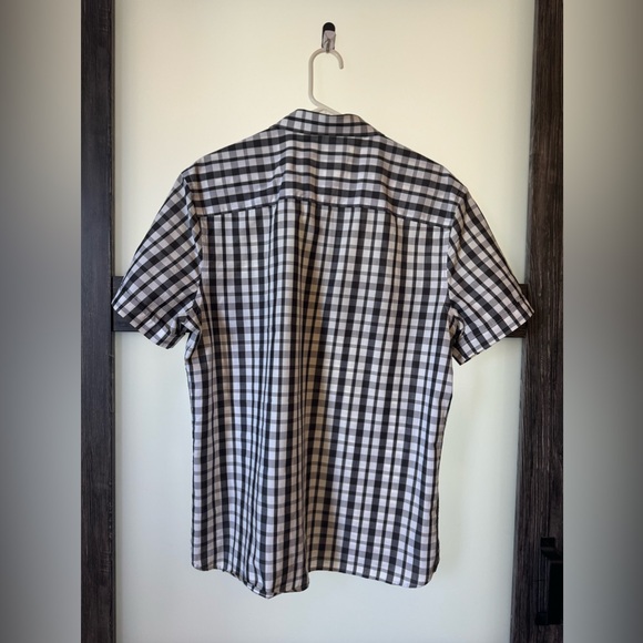 Men’s Perry Ellis short sleeve button down - Picture 5 of 5